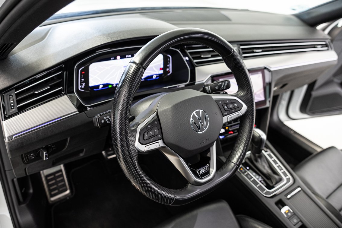 VOLKSWAGEN Passat Variant R LINE 2.0 TDI DSG 200 CV