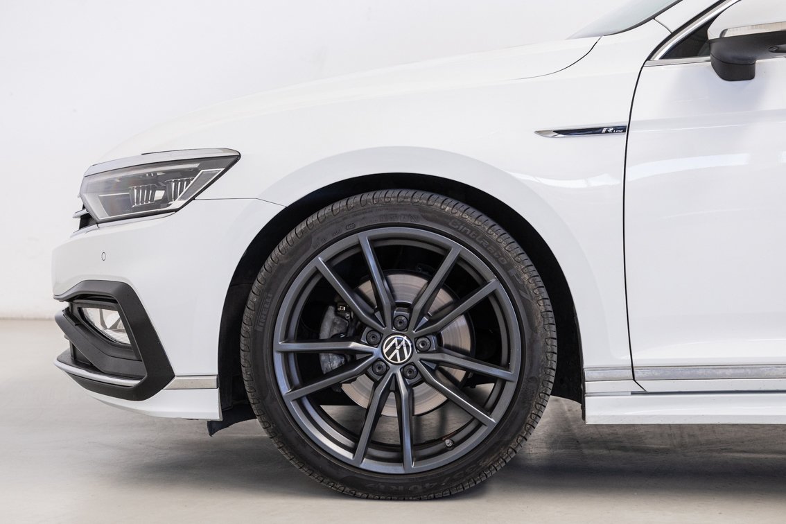 VOLKSWAGEN Passat Variant R LINE 2.0 TDI DSG 200 CV