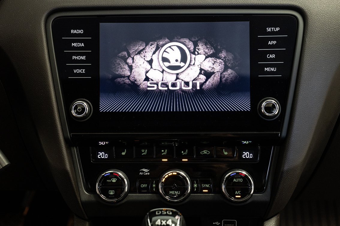 SKODA OCTAVIA COMBI SCOUT 2.0 TDI DSG 4X4 184 CV