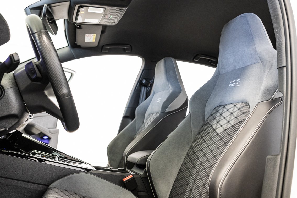 VOLKSWAGEN Golf R LINE 2.0 TDI DSG 150 CV